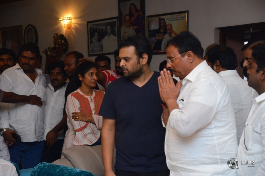 Celebrities-Pay-Homage-to-Vijaya-Nirmala-Garu